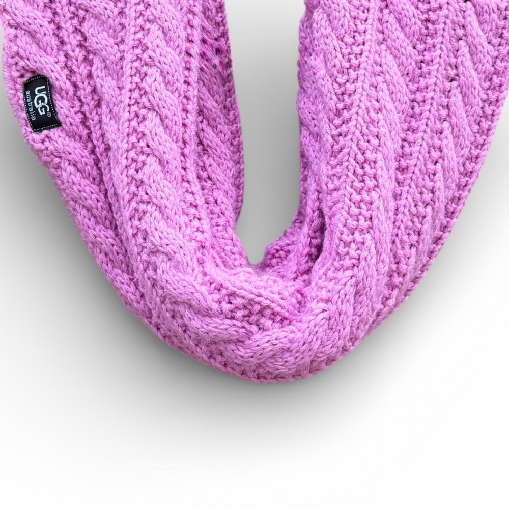 Ugg Australia Bright Pink Chunky Cable knit Lined Infinity Scarf Warm